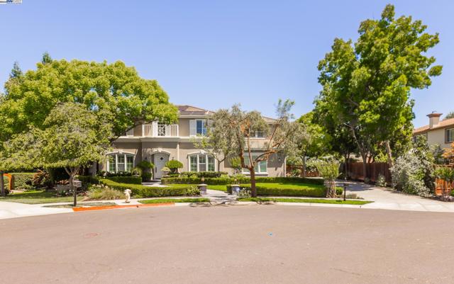 5633 Selena Ct, Pleasanton CA: https://media.crmls.org/mediaz/7c8b6358-128f-451b-a281-3eca2c34f3c2.jpg