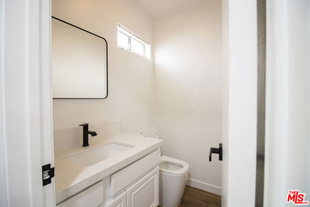 1132 19th Street, Santa Monica CA: https://media.crmls.org/mediaz/7c8bffca-5b2c-4b81-bd23-f98b4bbc3d2c.jpg