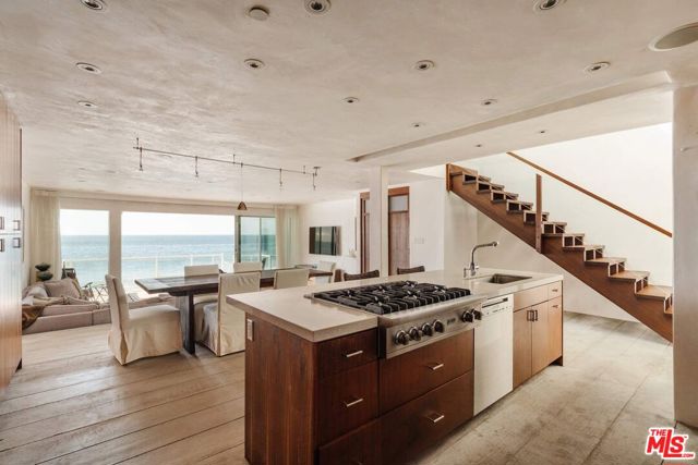 25124 Malibu Road photo 7
