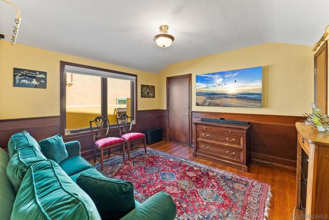 Image 23 of 43 For 4314 Middlesex Drive