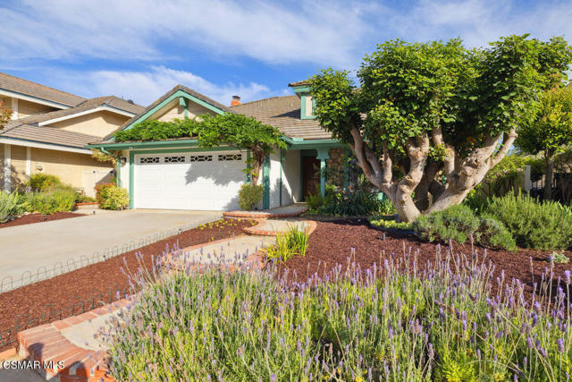6690 Oak Springs Drive, Oak Park CA: https://media.crmls.org/mediaz/7c8ccf8e-4f10-40ba-905b-d34004670dad.jpg