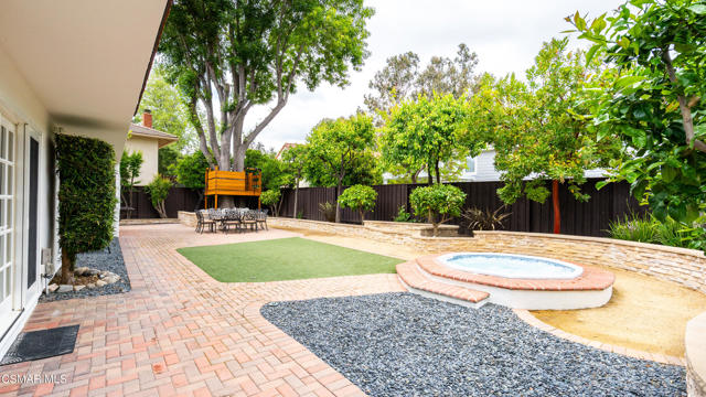 1635 Swansea Place, Westlake Village CA: https://media.crmls.org/mediaz/7c8e1d5f-09e8-49d1-8703-4ef7f06e11af.jpg
