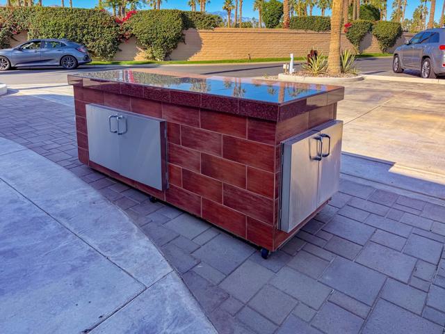 80394 Avenue 48, Indio CA: https://media.crmls.org/mediaz/7c8f83c1-a1e3-400c-bff9-0878ca696d1f.jpg