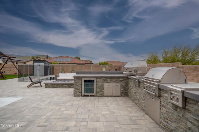 3262 Jacinto Court, Simi Valley CA: https://media.crmls.org/mediaz/7c8f84fc-b00e-4cc3-9bf9-00d199facafb.jpg