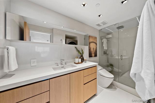 1780 Avenida Del Mundo, Coronado CA: https://media.crmls.org/mediaz/7c9001fa-db44-4042-bf74-e0c328a7316f.jpg