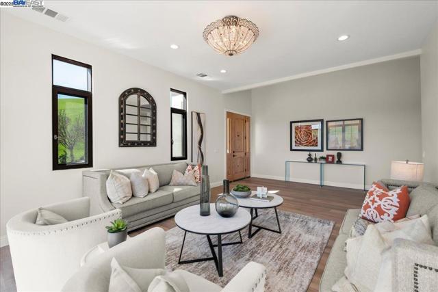 5388 Doolan Rd, Livermore CA: https://media.crmls.org/mediaz/7c910d48-72b8-45a3-a4e4-3a37a9c4a1d5.jpg
