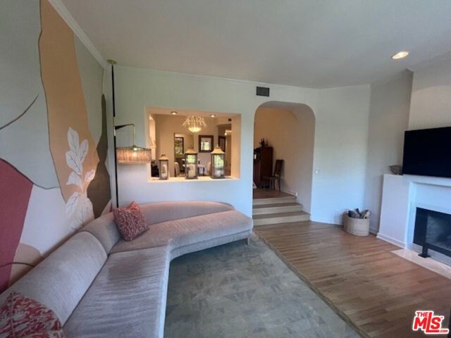 15500 W Sunset Boulevard, Pacific Palisades CA: https://media.crmls.org/mediaz/7c913775-afd5-4183-be11-66148ec2557d.jpg