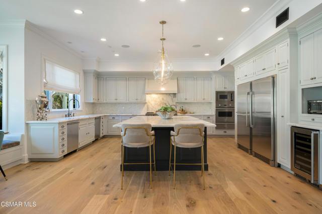 2160 Marshbrook Road, Thousand Oaks CA: https://media.crmls.org/mediaz/7c915dba-2554-48b8-b602-8527a60028ab.jpg