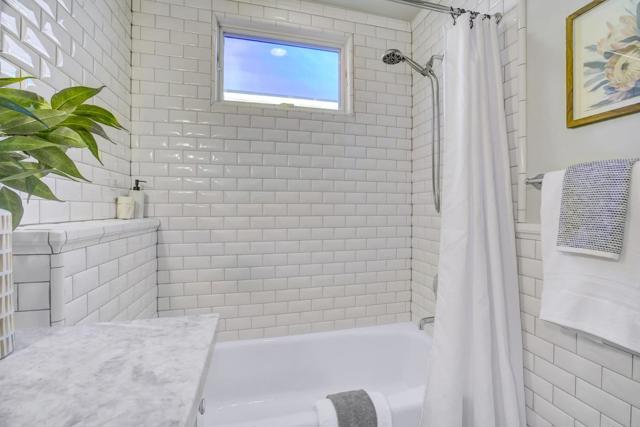 430 26th Avenue, San Mateo CA: https://media.crmls.org/mediaz/7c919a27-8383-4a6c-bc93-4ce4af4e3aa4.jpg