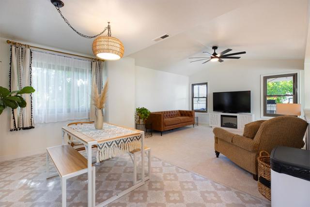 296 Grace Way, Scotts Valley CA: https://media.crmls.org/mediaz/7c91c251-5de1-47bb-bd89-91da64c9dd42.jpg