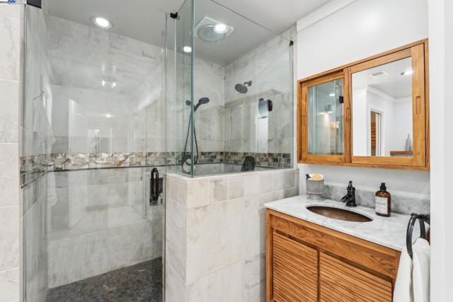 4613 Mirador Dr, Pleasanton CA: https://media.crmls.org/mediaz/7c91e9fc-6f56-41fa-90fe-cfcac7d2ca7d.jpg