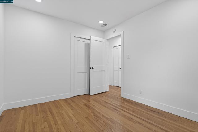 1264 Belfair Dr, Pinole CA: https://media.crmls.org/mediaz/7c9212d8-2d58-4025-bc5e-9b80cd52c949.jpg