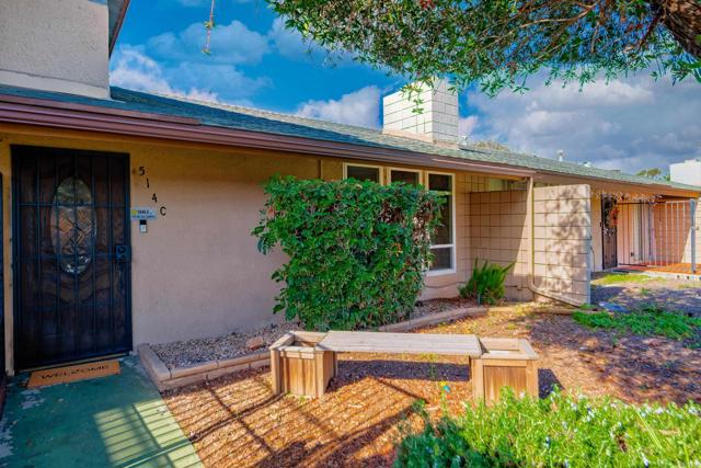 Detail Gallery Image 4 of 32 For 514 Shady Ln #C,  El Cajon,  CA 92021 - 2 Beds | 2 Baths