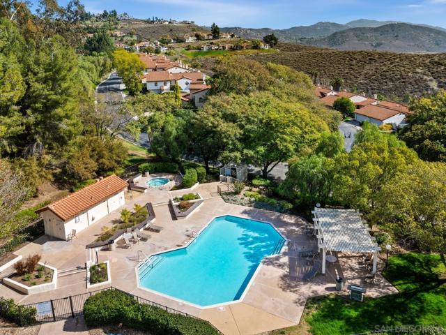 753 Fino Gln, Escondido, California 92025, 3 Bedrooms Bedrooms, ,2 BathroomsBathrooms,Condominium,For Sale,Fino Gln,250019603SD