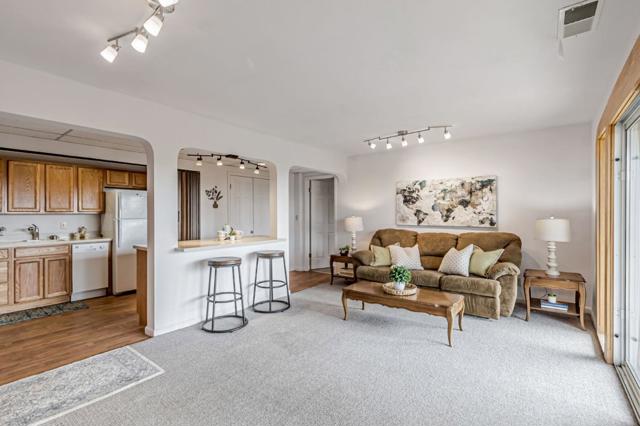 11020 Enchanto Vista Drive, San Jose CA: https://media.crmls.org/mediaz/7c9334f4-8621-4e13-9eef-c7bdc53c0fea.jpg