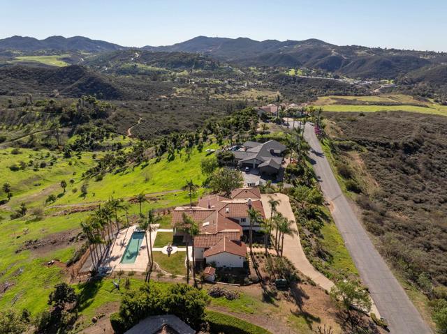 30343 Calle La Reina, Bonsall CA: https://media.crmls.org/mediaz/7c9350be-7d27-4740-8673-5a63997d3ed8.jpg