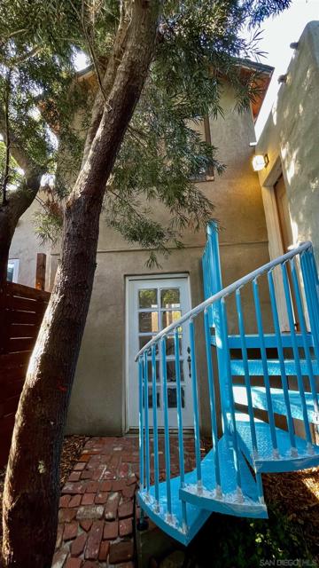 366 Palm Ave, Chula Vista CA: https://media.crmls.org/mediaz/7c9384c4-53cf-4bcf-8612-55a89c6c9482.jpg