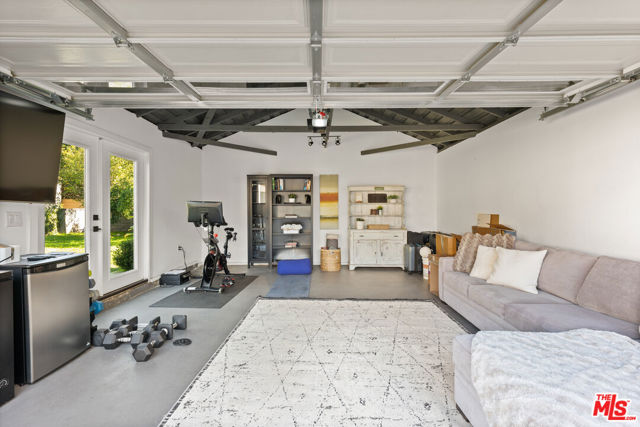 7818 Truxton Avenue, Los Angeles CA: https://media.crmls.org/mediaz/7c938c9f-491e-4ab4-87ad-c3b2376b3368.jpg