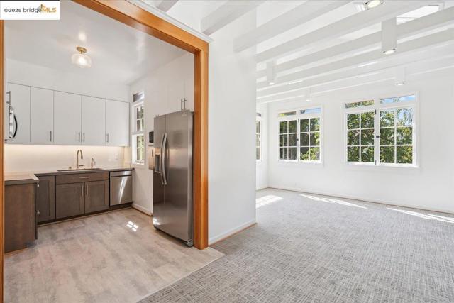 1912 Virginia St, Berkeley CA: https://media.crmls.org/mediaz/7c93aa37-5f29-4e3c-b8c8-8f56a4986932.jpg