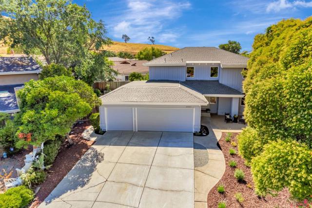 6357 Pismo Court, San Jose CA: https://media.crmls.org/mediaz/7c9417a2-8946-40c4-84b4-5d20d901c0fb.jpg