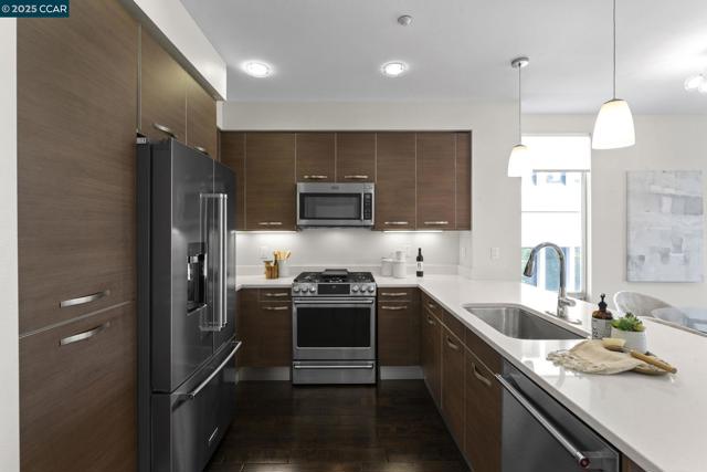 555 Ygnacio Valley Rd, Walnut Creek CA: https://media.crmls.org/mediaz/7c94f589-7f55-403b-ab7c-c77a14ed1e75.jpg