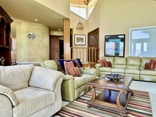 31445 Glenbridge Road, Westlake Village CA: https://media.crmls.org/mediaz/7c9536c7-b215-462c-a7f8-c5995497437f.jpg