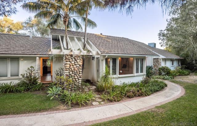 5333 Los Mirlitos, Rancho Santa Fe CA: https://media.crmls.org/mediaz/7c956996-a0a3-419f-9103-0d151b226689.jpg