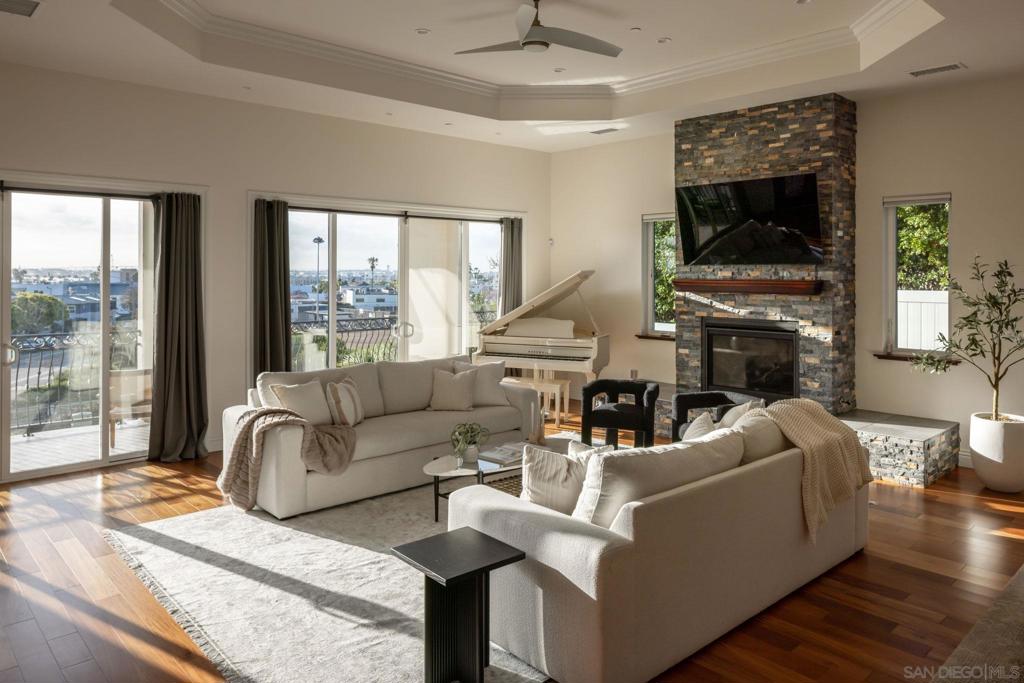 1092 Evergreen Street - photo 9