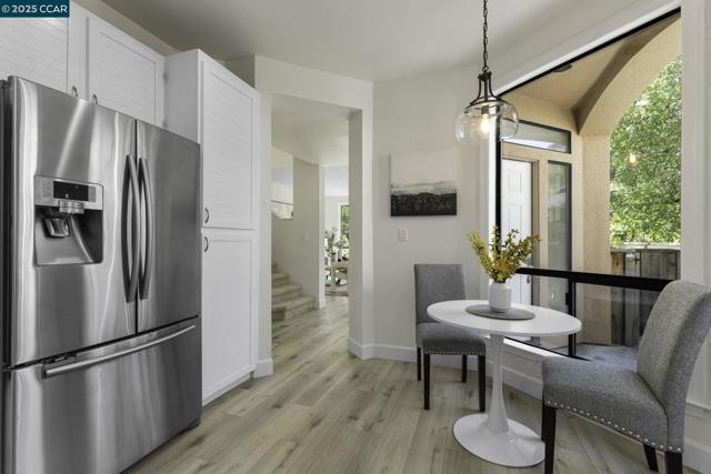 731 Lakemont Pl, San Ramon CA: https://media.crmls.org/mediaz/7c96e3e4-4a62-47f6-bd54-db3c9565ea64.jpg