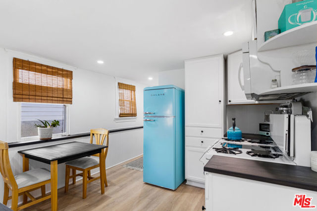 2116 3rd Street, Santa Monica CA: https://media.crmls.org/mediaz/7c97da19-cd33-4a36-a6ae-b526303df744.jpg