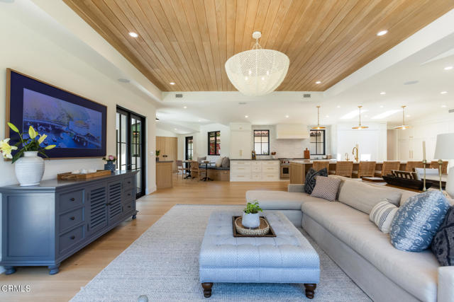 4435 Encinas Drive, La Canada Flintridge CA: https://media.crmls.org/mediaz/7c97fdb8-0ea4-4603-a205-7acf4c7494f7.jpg