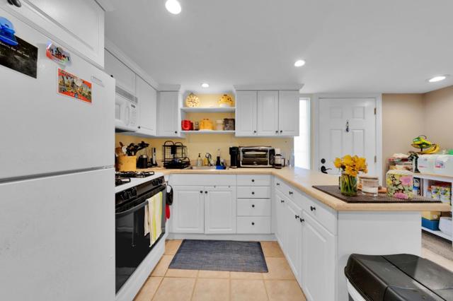 1418 Bradley Court, San Mateo CA: https://media.crmls.org/mediaz/7c983add-b78e-48f9-aafb-9eebd2c1bf4e.jpg