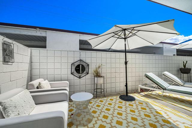 1943 E Tachevah Drive, Palm Springs CA: https://media.crmls.org/mediaz/7c98c193-af51-4386-8e6a-de603567964d.jpg