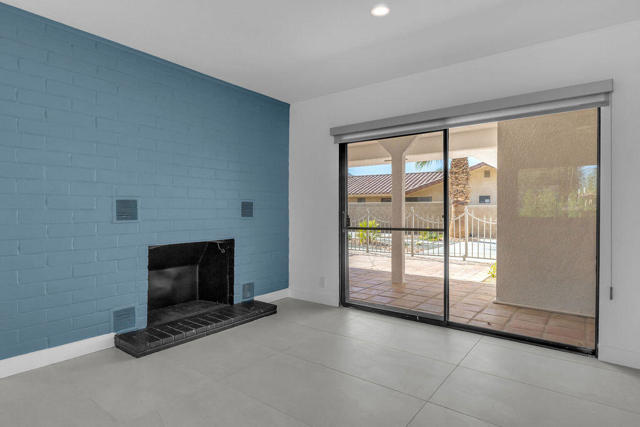 44635 San Carlos Avenue, Palm Desert CA: https://media.crmls.org/mediaz/7c99ddc2-c3c2-4561-bdff-a16cb68ca3a6.jpg
