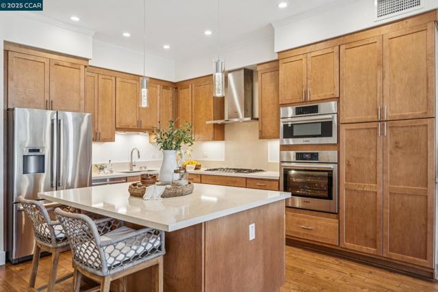 1756 Cole Ave, Walnut Creek CA: https://media.crmls.org/mediaz/7c99e4da-85f8-43e4-b1b7-b57716867ce1.jpg