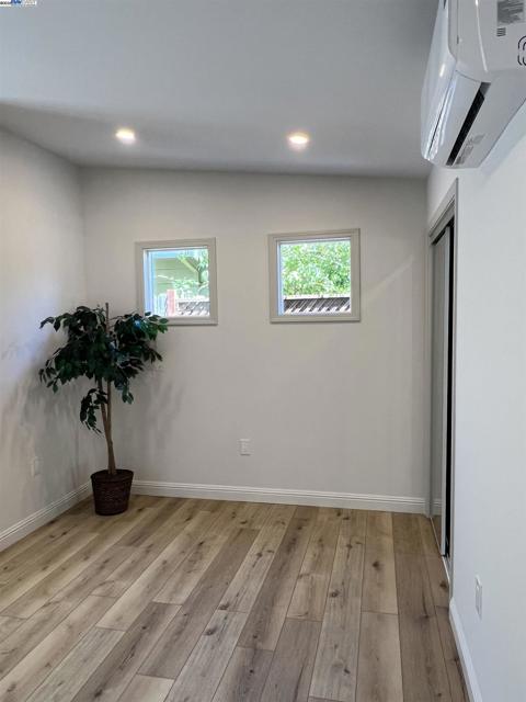 2559 Lynn Ave, Concord CA: https://media.crmls.org/mediaz/7c9b8b3c-00e2-4210-b8b5-9a1af8e8d940.jpg