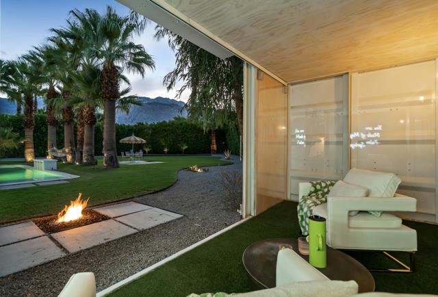 165 S Avenida Elenora, Palm Springs, CA 92262