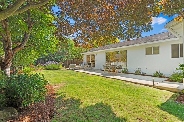1861 Limetree Lane, Mountain View CA: https://media.crmls.org/mediaz/7c9c328f-279f-40fa-8a99-0fe0d6e79b41.jpg
