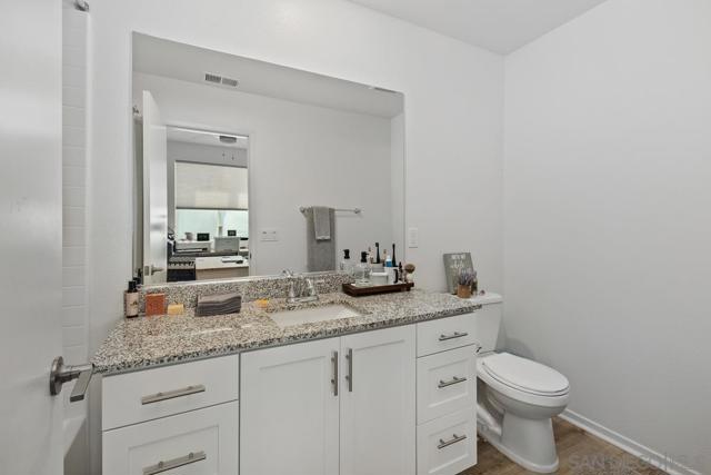 Image 5 of 22 For 5405 Beach Bluff Ln  224