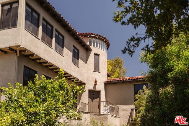 463 N Greencraig Road, Los Angeles CA: https://media.crmls.org/mediaz/7c9c92a0-e55e-44db-845b-8a1895ccfa8f.jpg