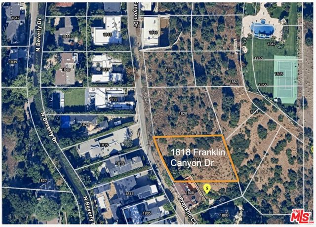 1818 Franklin Canyon Drive, Beverly Hills CA: https://media.crmls.org/mediaz/7c9d5e76-70eb-4509-b198-693ad66729d7.jpg