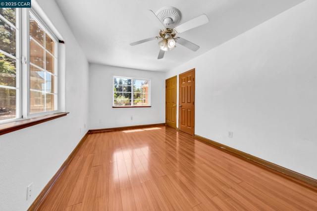 18127 Madison Ave, Castro Valley CA: https://media.crmls.org/mediaz/7c9d783d-2846-441a-b4e7-b7927f78dc17.jpg