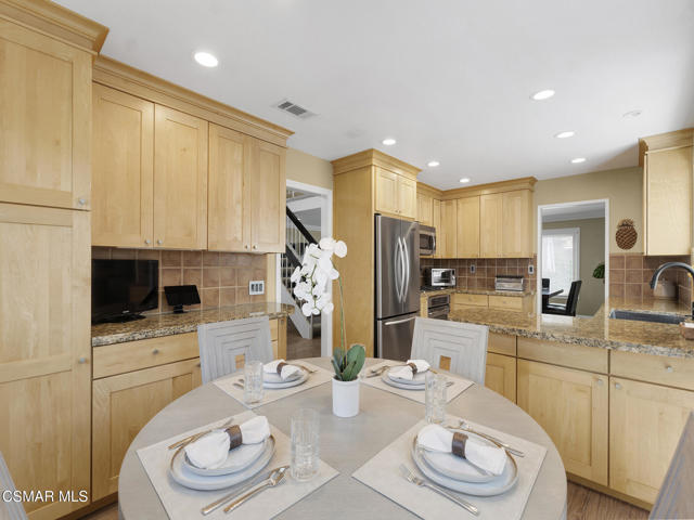 5426 Cedarhaven Drive, Agoura Hills CA: https://media.crmls.org/mediaz/7c9e83a9-96bc-4f7f-aeba-2837fd90097b.jpg