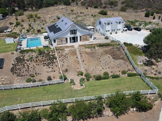 7702 Camino Sereno, Escondido CA: https://media.crmls.org/mediaz/7c9ecde2-e8b0-498a-80a1-f9c528abcc41.jpg