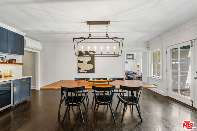 233 S Saltair Avenue, Los Angeles CA: https://media.crmls.org/mediaz/7c9f3b5a-1b7f-44c0-b3f3-684cd95b2ebb.jpg