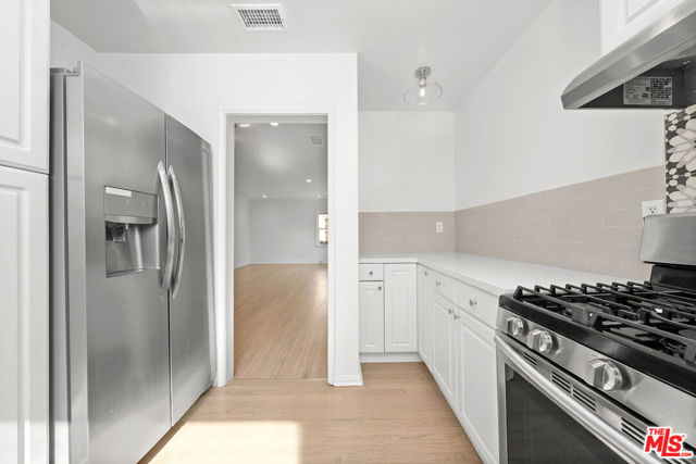 11347 CASHMERE Street, Los Angeles CA: https://media.crmls.org/mediaz/7ca0642c-cb13-439f-860d-089f4a92eafd.jpg