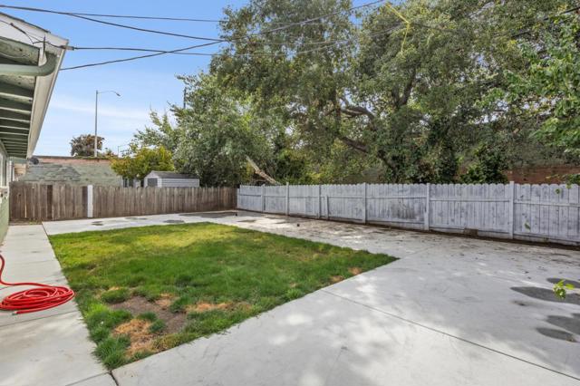 1224 Norton Street, San Mateo CA: https://media.crmls.org/mediaz/7ca08d83-1c52-4a3f-b8b3-d5206186fe69.jpg
