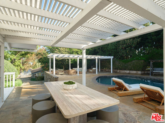 2 Eucalyptus Lane, Rolling Hills CA: https://media.crmls.org/mediaz/7ca0ac9a-201c-4dc0-91ec-27becd9d7a35.jpg