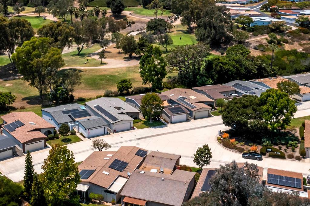 https://media.crmls.org/mediaz/7ca0b648-8ec5-4939-93f7-8decd3d8e04f.jpg?preset=X-Large