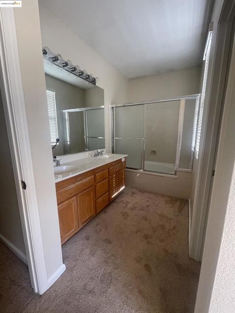 388 Torrington Drive, Brentwood CA: https://media.crmls.org/mediaz/7ca18c08-bdeb-4f59-9b9d-88b2a8aae0b6.jpg